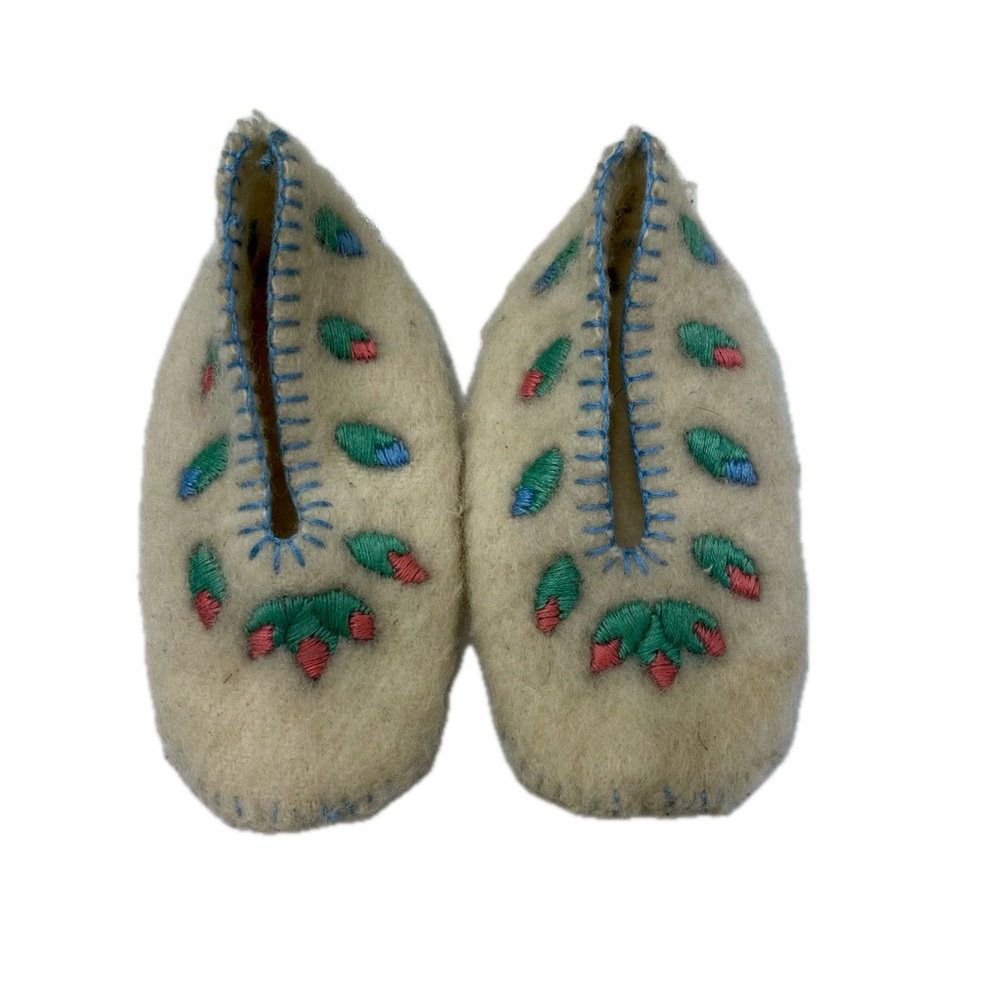 Vintage Embroidered Toddler Wool Slippers